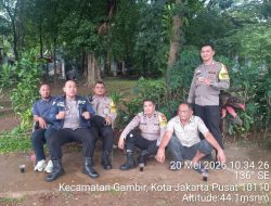 Bhabinkamtibmas dan Reskrim Polsek Senen Siaga Pengamanan Aksi Unjuk Rasa di Kawasan Merdeka Barat
