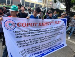 Buntut Blackout Sumatera, Mahasiswa Demo Kantor PLN Pusat