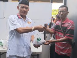 Ketum Garda Bintang Timur Daenk Jamal Salurkan Daging Kurban 2 Sapi 4 Kambing