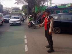 Patko 1051 Polsek Metro Tanah Abang Laksanakan Strong Point di KH. Mas Mansyur, Lalu Lintas Sore Terpantau Lancar