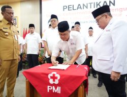 Beky Mardani Lantik Pengurus PMI Jakarta Timur, Dorong Penguatan Relawan dan Pelayanan Masyarakat