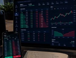 Mendorong Literasi Pasar Modal melalui Rich Digital Store dan Edukasi Saham Berbasis Data